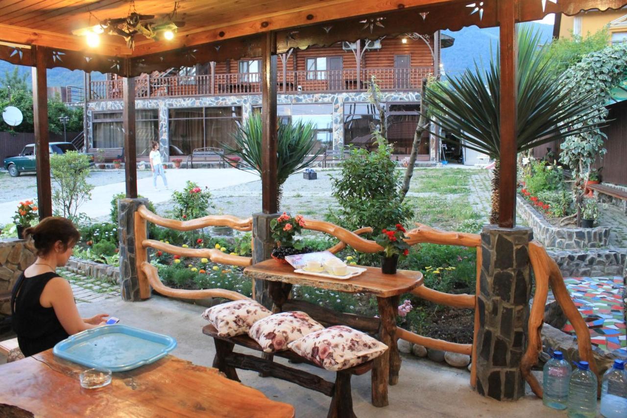 Абхазская Усадьба Hotel Gagra Kültér fotó