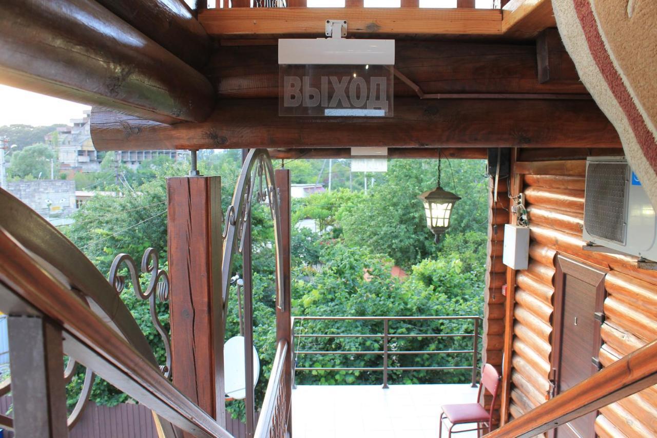 Абхазская Усадьба Hotel Gagra Kültér fotó