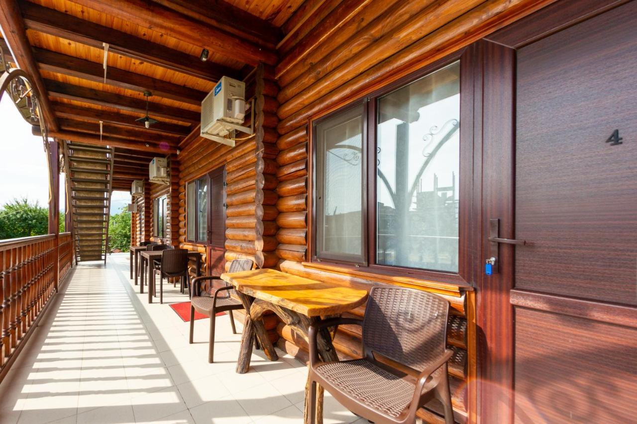 Абхазская Усадьба Hotel Gagra Kültér fotó