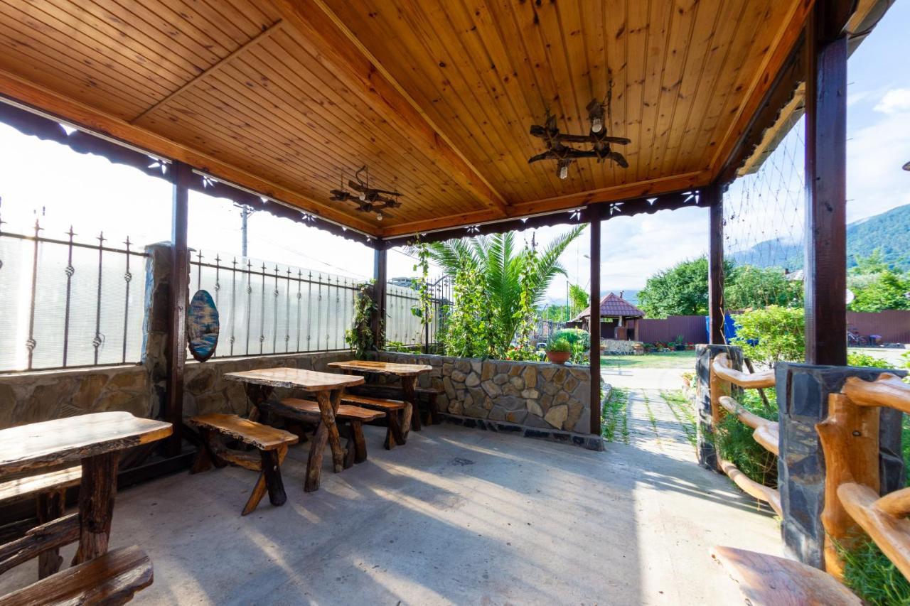 Абхазская Усадьба Hotel Gagra Kültér fotó