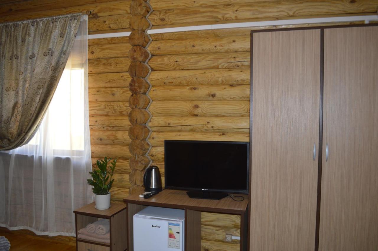 Абхазская Усадьба Hotel Gagra Kültér fotó
