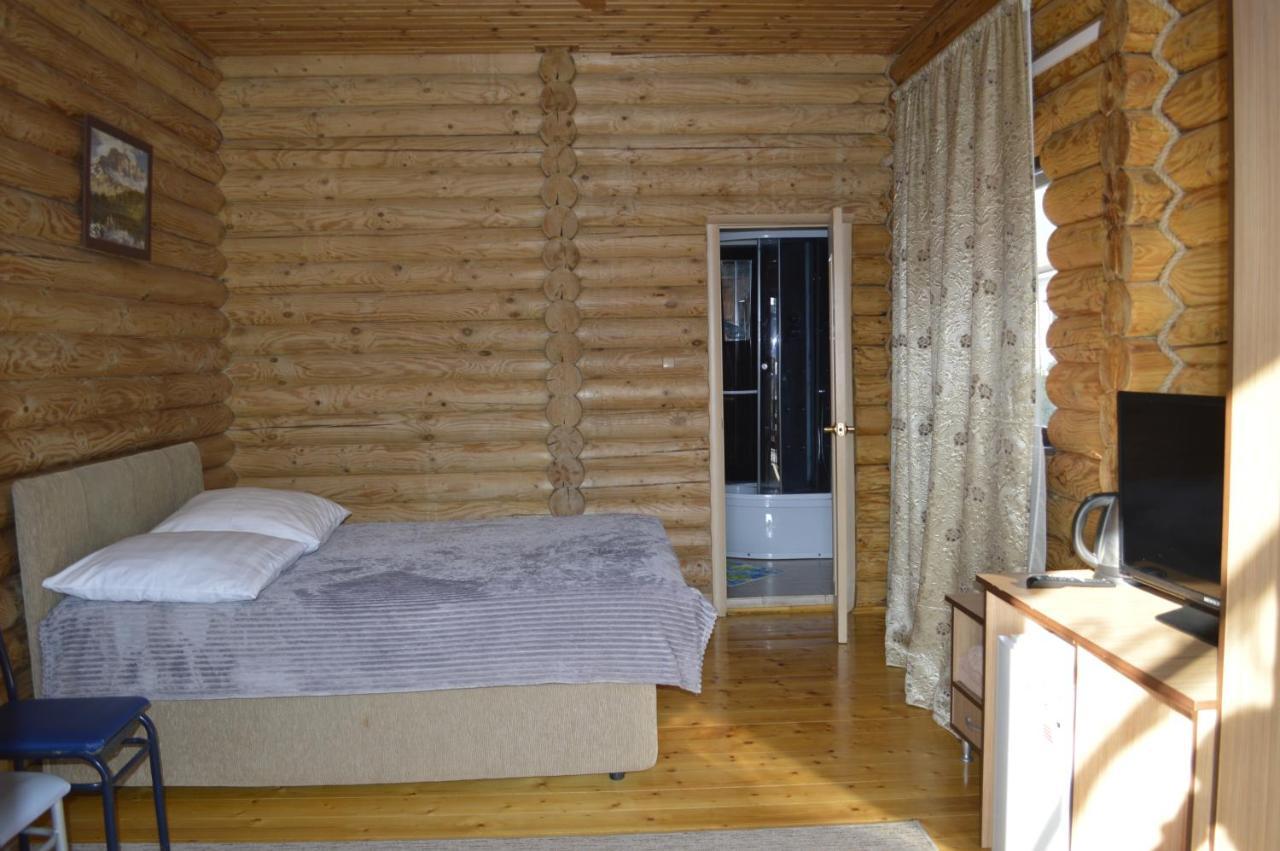 Абхазская Усадьба Hotel Gagra Kültér fotó